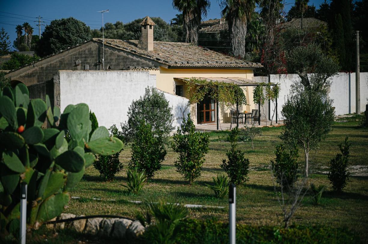 La Bouganville Avola Esterno foto